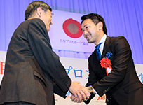 山中　慎介（やまなか　しんすけ／プロボクシング）